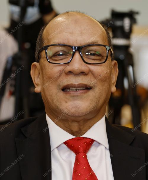 IR IZHAM HASHIM