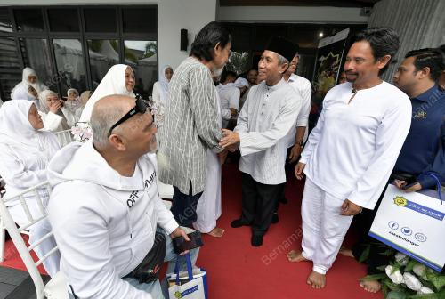 SELEBRITI BERSAMA MUFTI