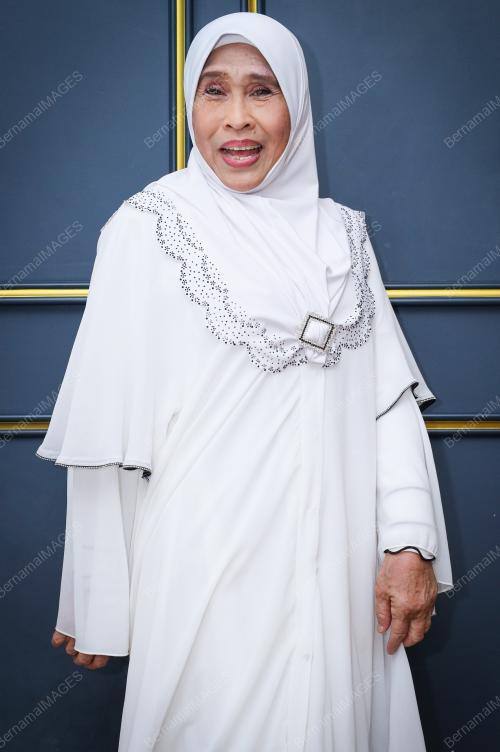 KARTINA AZIZ