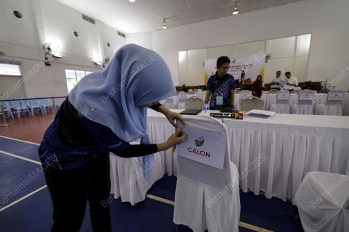 PUSAT PENAMAAN CALON PRU-15
