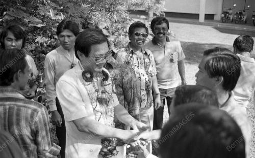 HARI PENAMAAN CALON