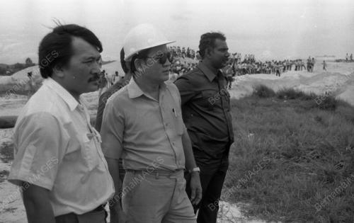 KAPAL KOREK TERBALIK