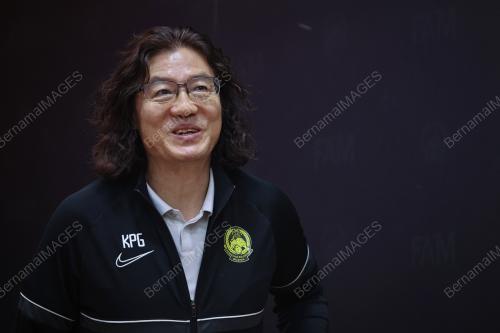 KIM PAN GON