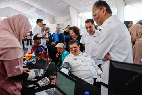 TAN SRI JOHARI ABDUL