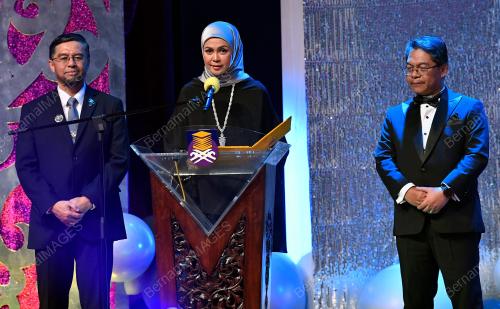 MAJLIS MAKAN MALAM SEMPENA 25 TAHUN UiTM
