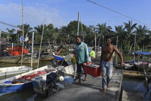 NELAYAN KAMPUNG KELANANG