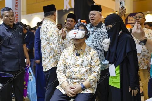 DATUK DR MOHD NA'IM MOKHTAR