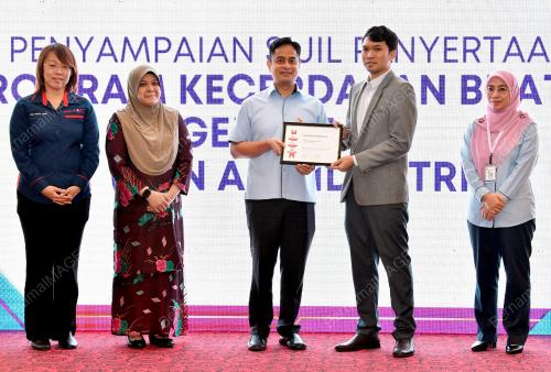 DR MOHAAMD FAHMI NGAH
