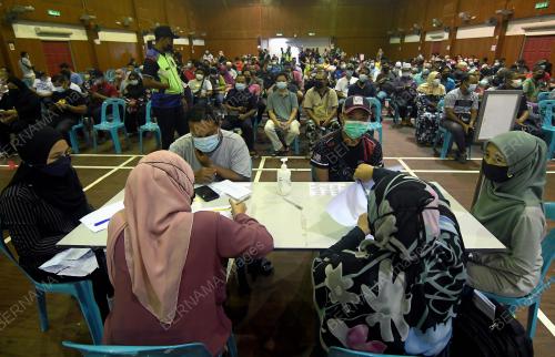 PEMBERIAN BWI DAN BSB KEPADA MANGSA BANJIR