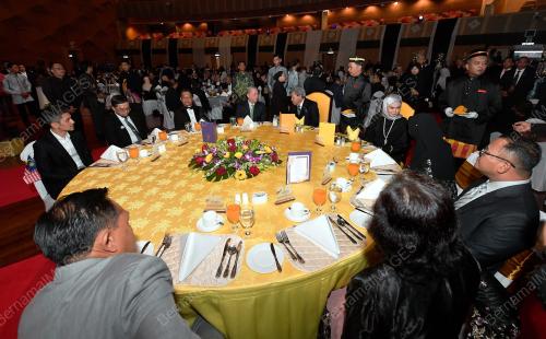 MAJLIS MAKAN MALAM SEMPENA 25 TAHUN UiTM