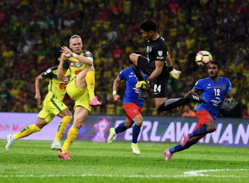 SG25_04112017_BOLA_AKHIR