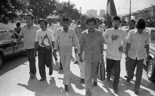 HARI PENAMAAN CALON