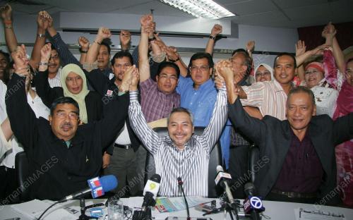 MOHAMAD KHIR TOYO