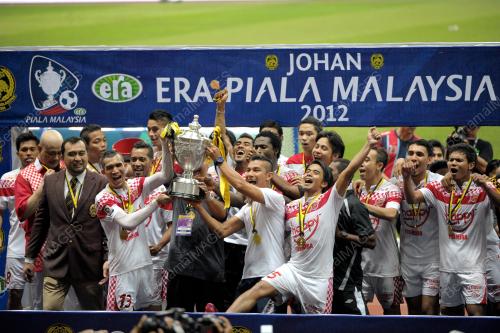 SG25_20102012_BOLASEPAK