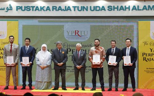 SULTAN SHARAFUDDIN IDRIS SHAH