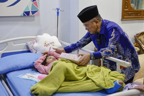 DATUK DR MOHD NA'IM MOKHTAR