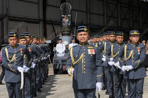 TAN SRI AFFENDI BUANG