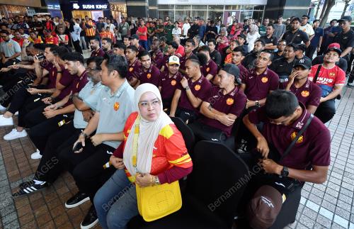MAJLIS RAMAH MESRA PEMAIN PIIHAN SELANGOR BERSAMA PEMINAT