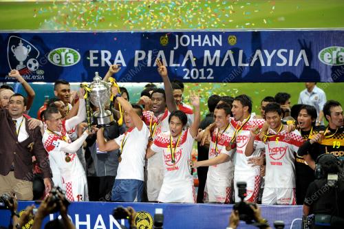 SG26_20102012_BOLASEPAK