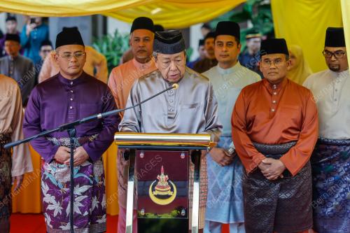 SULTAN SHARAFUDDIN IDRIS SHAH