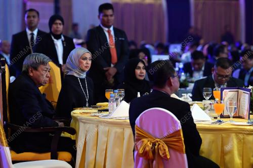 MAJLIS MAKAN MALAM SEMPENA 25 TAHUN UiTM