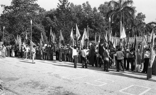 HARI PENAMAAN CALON PETALING