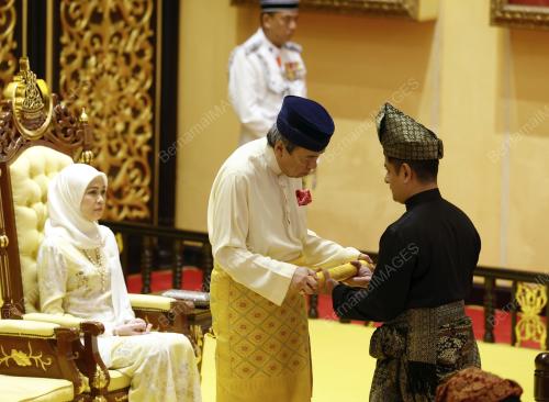 SULTAN SHARAFUDDIN IDRIS SHAH