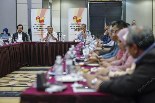 DATUK SERI AMIRUDIN SHARI