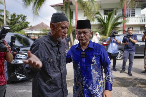 DATUK DR MOHD NA'IM MOKHTAR