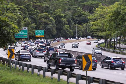 ALIRAN TRAFIK LEBUHRAYA KL-KARAK