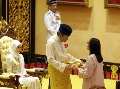 SULTAN SHARAFUDDIN IDRIS SHAH