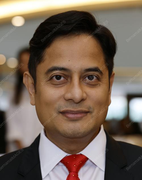 DR MOHAMMAD FAHMI NGAH