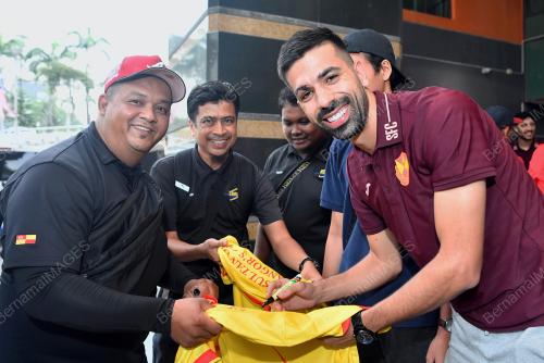MAJLIS RAMAH MESRA PEMAIN PIIHAN SELANGOR BERSAMA PEMINAT