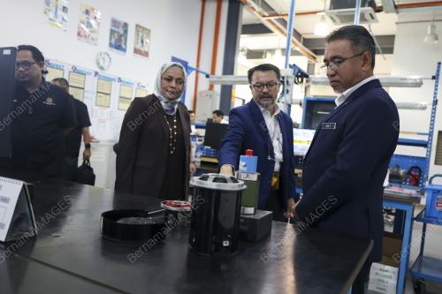 ADLY ZAHARI