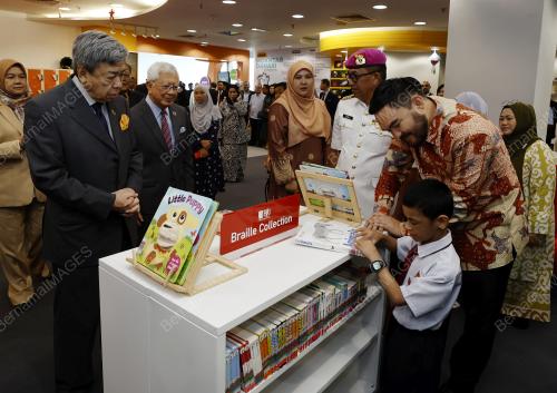 SULTAN SHARAFUDDIN IDRIS SHAH