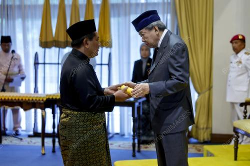 SULTAN SHARAFUDDIN IDRIS SHAH