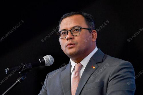 DATUK SERI AMIRUDIN SHARI