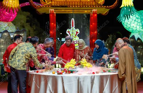 SULTAN SHARAFUDDIN IDRIS SHAH