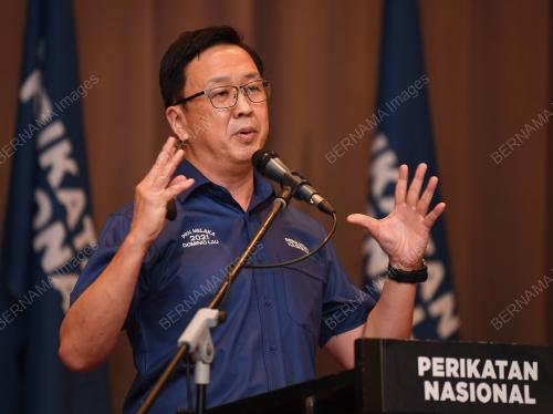 DATUK DR DOMINIC LAU HOE CHAI