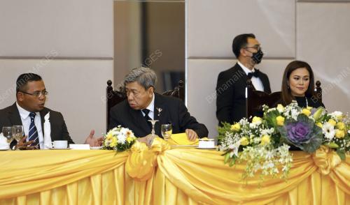 SULTAN SHARAFUDDIN IDRIS SHAH