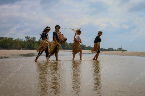 FESTIVAL HARI MOYANG PUJA PANTAI KAUM MAH MERI 