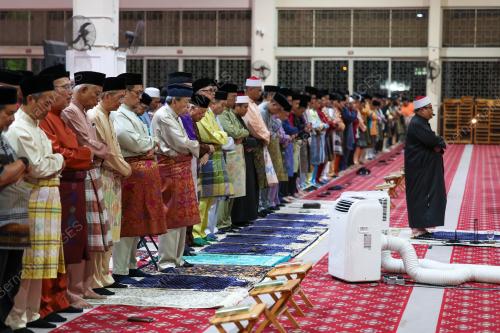 SULTAN SHARAFUDDIN IDRIS SHAH