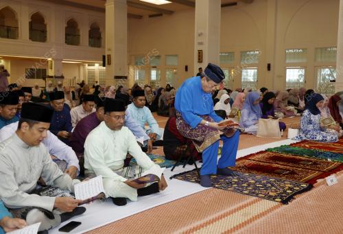 SULTAN SHARAFUDDIN IDRIS SHAH
