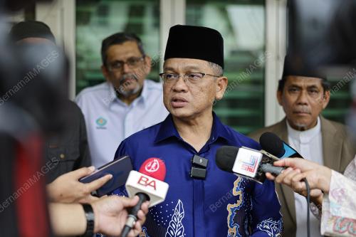 DATUK DR MOHD NA'IM MOKHTAR