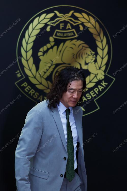 KIM PAN GON