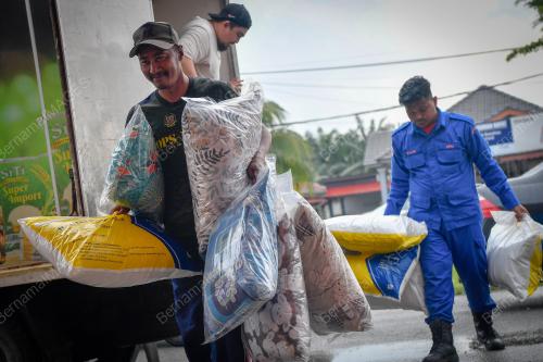 TINJAUAN MANGSA RIBUT DI PPS KAMPUNG SIJANGKANG