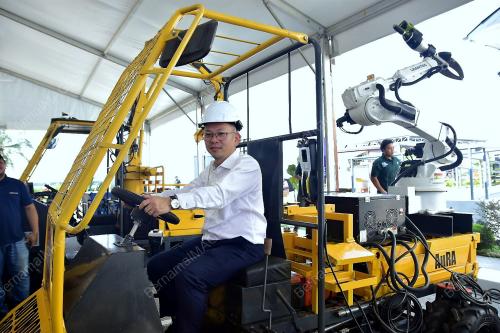 DATUK CHAN FOONG HIN