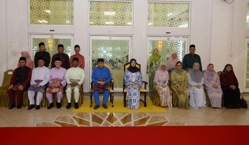 SULTAN SHARAFUDDIN IDRIS SHAH