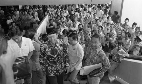 HARI PENAMAAN CALON PETALING
