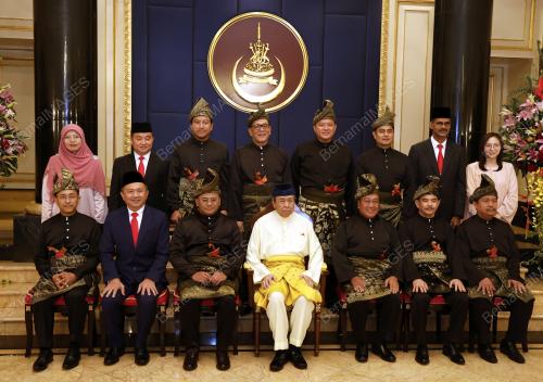 SULTAN SHARAFUDDIN IDRIS SHAH